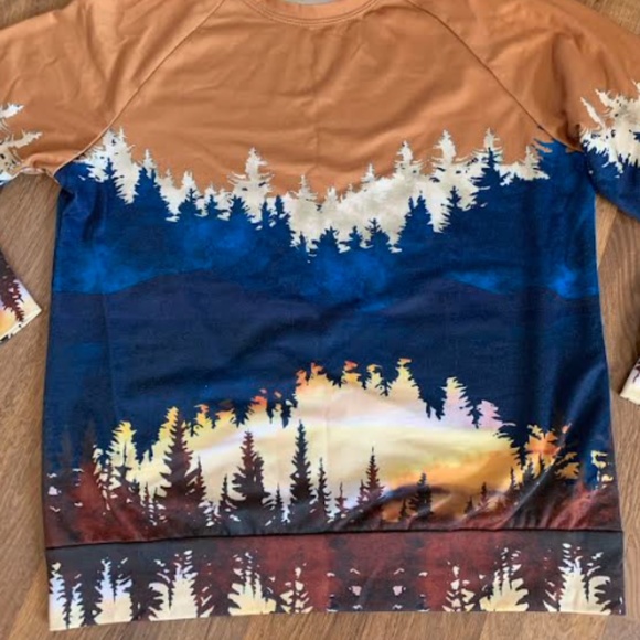 Landscape Pullover - Picture 8 of 11